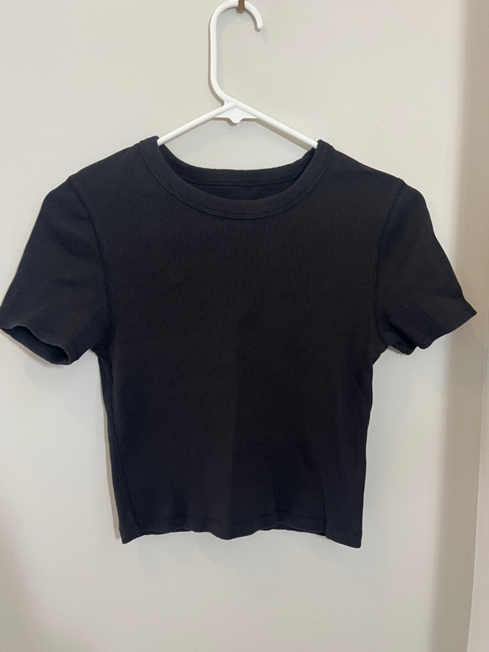 Everlane Black Ribbed Crop Tee - Size Small